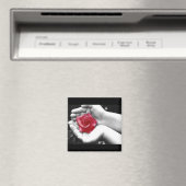 Eine Rose in Hand 2 Magnet (In Situ (Geschirrspüler))