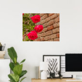 eine Rose klettert auf ein Backsteinwandposter Poster (Heimbüro)