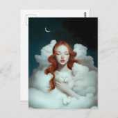 Eine rot gekleidete Frau, die eine Katze in den Wo Postkarte (Vorne/Hinten)