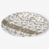 Eine rot-weiße Schweizer Flagge unter klarer Blend Pappteller (Schrägansicht)