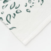 eine rote Blume auf schwarzem Hintergrund Fleecedecke (Ecke)