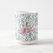 eine rote Blume auf schwarzem Hintergrund Verwandlungstasse (Zentrum)