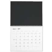 eine rote Blume mit schwarzer Mitte auf schwarzem  Kalender (Mär 2027)