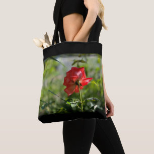 Eine rote Rose Tasche