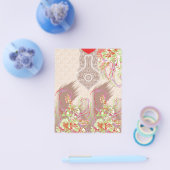 eine rote Vase mit Blume darauf. Flyer (Einzeln)