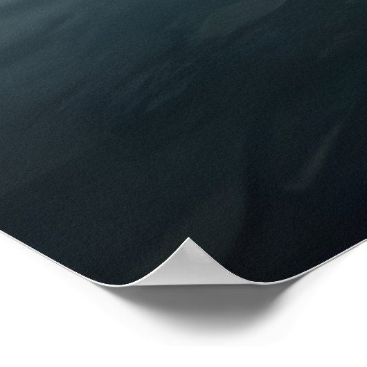 Eine ruhige und faszinierende Alpenlandschaft Poster (Ecke)