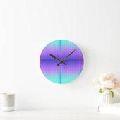 Eine runde Uhr mit einem Farbverlauf-Design (Zuhause)