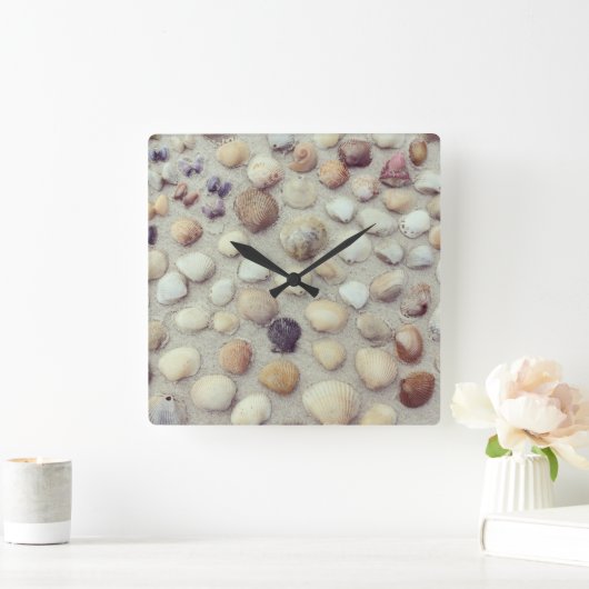 Eine Sammlung Seashells Quadratische Wanduhr (Zuhause)