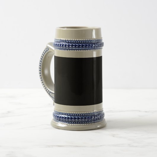 Eine schlichte, dunkle schwarze texturierte Oberfl Bierglas (Vorderseite Links)