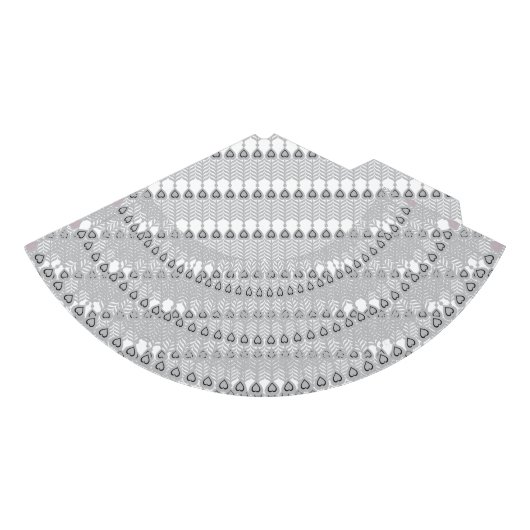 Eine schneebedeckte Bergkette unter einem klaren B Partyhütchen (Vorderseite)