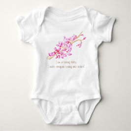 Eine schöne Feder auf einem Baby Bodysuit (R) Baby Strampler