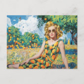 Eine schöne Frau in einem Orangenhain Postkarte (Vorderseite)