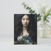 Eine schöne Frau mit langen schwarzen Haaren und B Postkarte (Stehend Vorderseite)