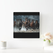 Eine schöne Wanduhr (Zuhause)