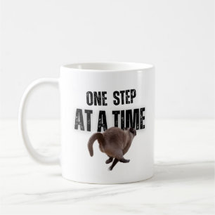 Eine Schritt für Schritt graue Katzenkaffee Tasse