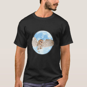 Eine Schüssel, die hoch in den nächtlichen Himmel T-Shirt