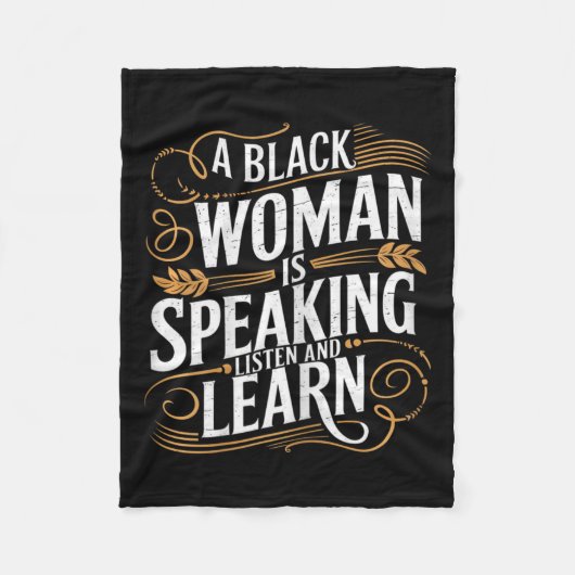Eine schwarze Frau hört zu und lernt Junetee Fleecedecke (Vorderseite)