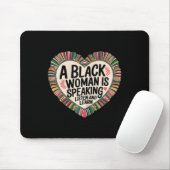 Eine schwarze Frau hört zu und lernt Junetee Mousepad (Mit Mouse)
