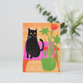 Eine schwarze Katze mit Hauspflanzen sitzt auf ros Postkarte (Stehend Vorderseite)