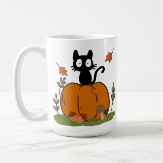 Eine schwarze Katze sitzt auf einem Kürbis Kaffeetasse