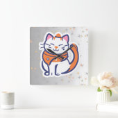 Eine sehr glückliche, weiße und rosa Tuxedo Cat Wa Quadratische Wanduhr (Zuhause)