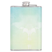 Eine silberne Taschenflasche mit einem glatten Far Flachmann (Rückseite)