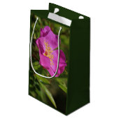 Eine Single-wilde Rose Kleine Geschenktüte (Rückseite Schrägansicht)