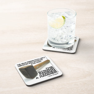 Eine starke Person trägt einen Hammer - Gym Workou Getränkeuntersetzer