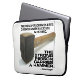 Eine starke Person trägt einen Hammer - Gym Workou Laptopschutzhülle (Vorderseite Links)