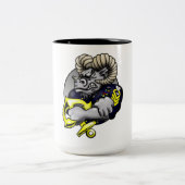 Eine starke Ziege Zweifarbige Tasse (Mittel)