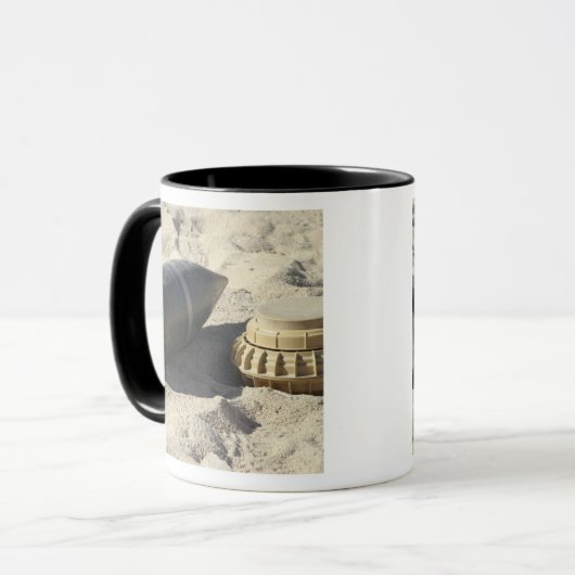 Eine statische Anzeige einer umgerechneten Muschel Tasse (Vorderseite Links)