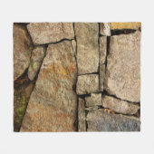 Eine Steinmauer aus Kopfsteinpflaster-Hintergrund Fleecedecke (Vorderseite (Horizontal))