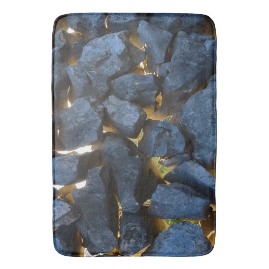 Eine Steinmauer im kroatischen Stil Badematte (Vorderseite Vertikal)