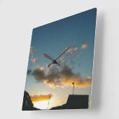 Eine sterngekrönte Straße Quadratische Wanduhr (Winkel)