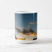 Eine Straße, gekrönt von Sternen Kaffeetasse (Mittel)