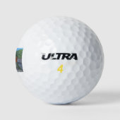 Eine Straße in Derby Golfball (Logo)