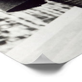 Eine Suffragette, die Zeitungen an zwei verkauft Poster (Ecke)