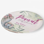 Eine süße kleine Erdnuss ist unterwegs Pappteller (Schrägansicht)