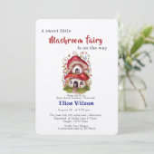 Eine süße, kleine Mashroom-Fee ist unterwegs Einladung (Stehend Vorderseite)