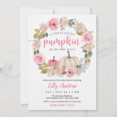 Eine süße kleine Pumpkin-Kindermädchendusche Einladung (Vorderseite)