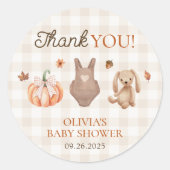 Eine süße kleine Pumpkin-Neutral-Fall-Baby-Dusche Runder Aufkleber (Vorderseite)