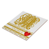 Eine Tablette mit Monogramm Name Gold Spitzen Rote Fliese (Seite)
