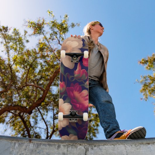 Eine Tapete mit Blumenmuster Skateboard (Außenbereich 1)