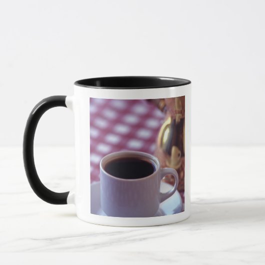Eine Tasse arabischen Kaffee. Syrien. Die Mitte (Links)