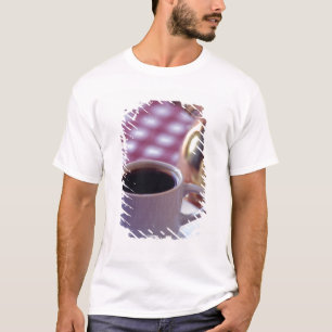 Eine Tasse arabischer Kaffee. Syrien. Der Nahe T-Shirt