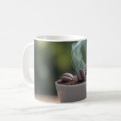 Eine Tasse Kaffeebohnen. (Vorderseite Links)
