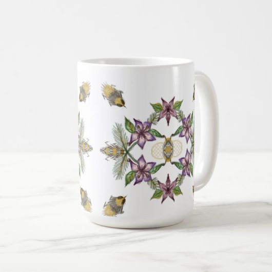 Eine Tasse mit Blume und Bienen, die sich perfekt (VorderseiteRechts)
