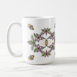Eine Tasse mit Blume und Bienen, die sich perfekt 