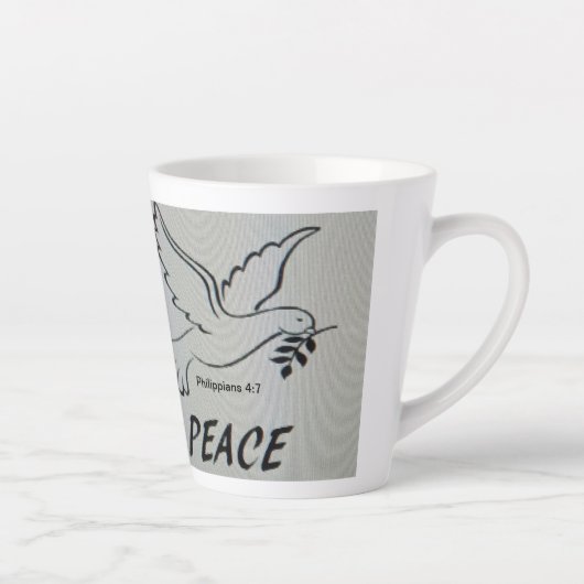 Eine Tasse mit Friedenstaube und Schrift (Rechts)