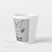 Eine Tasse mit friedlicher Taube und Schrift (Vorderseite)